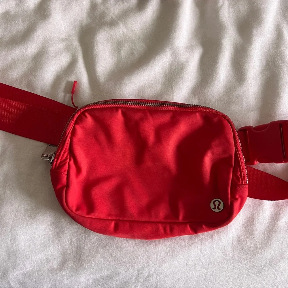 🧡 Lululemon OG Everywhere Belt Bag